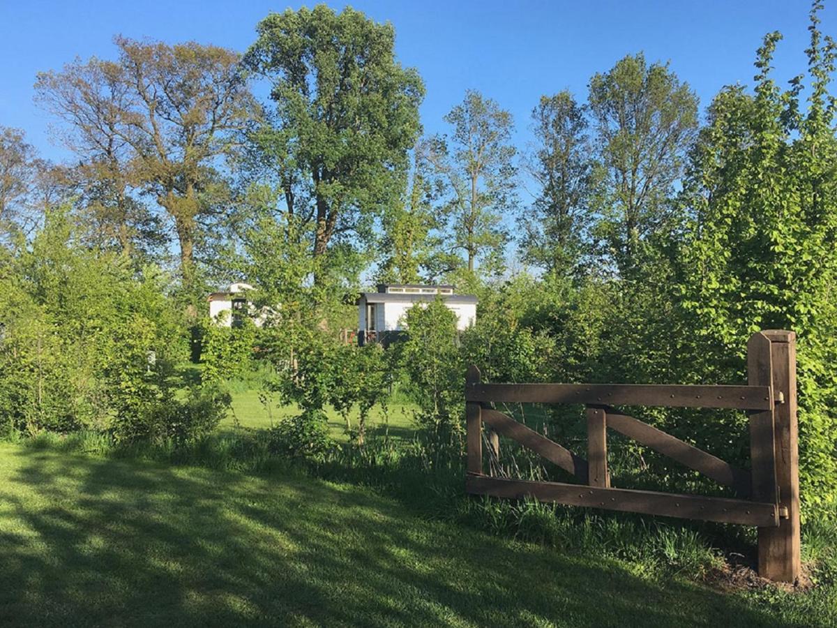 B&B Pipowagen "Het Wellnesst" Op Wellness Camping En B&B Stoltenborg Meddo Экстерьер фото